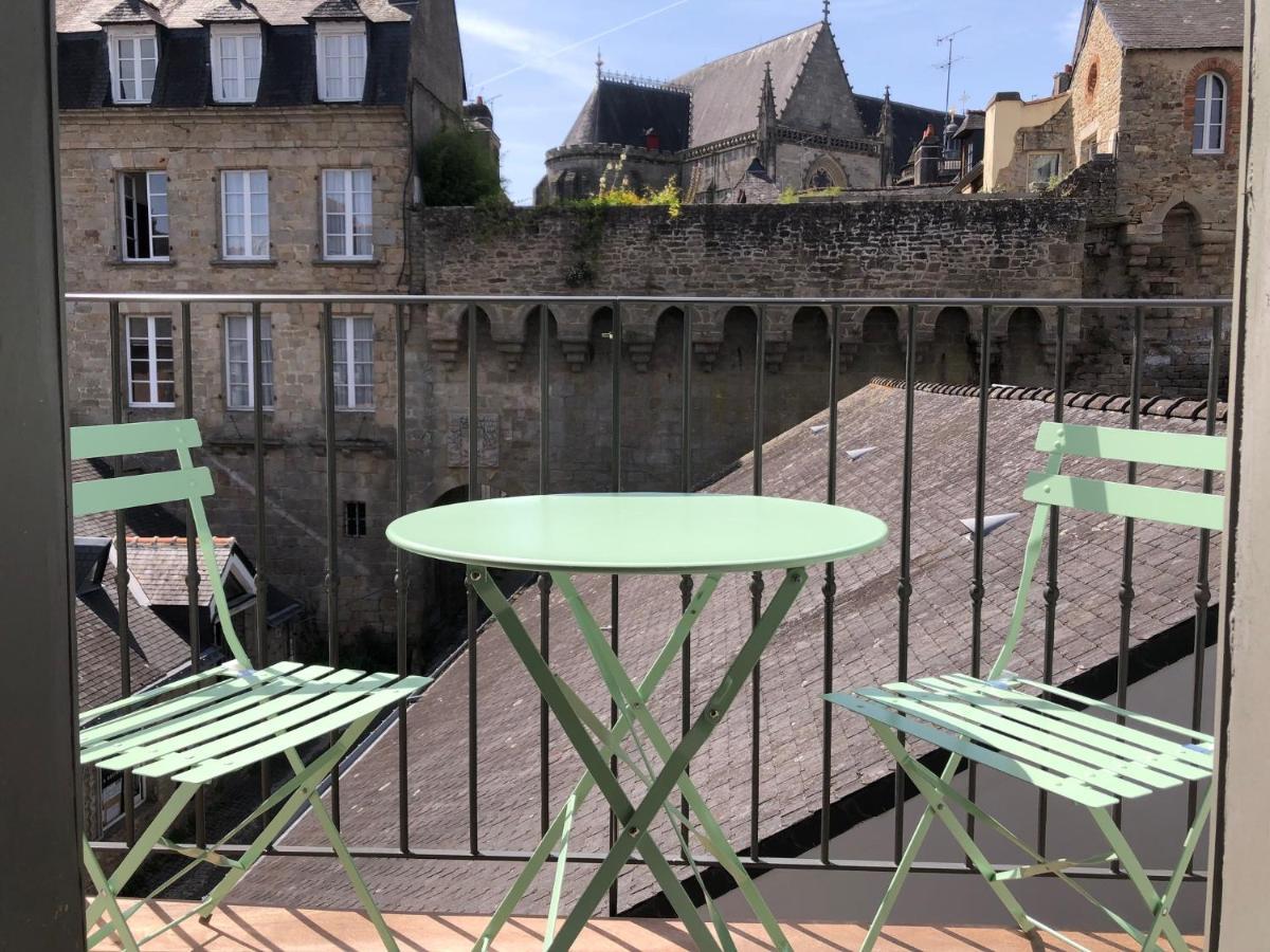 Au Coeur De Vannes - Vue Sur Les Remparts - 2 Ch Экстерьер фото
